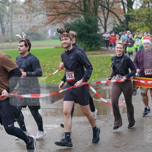 07.12.2025 - St. Pauli X-Mass-Run No. 15 Michael Burmester http://msf.ph/oto/9405463 07.12.2025 11:08:56 Laufen 24, 15, 153, 2470, 2491 meine-sportfotos.de