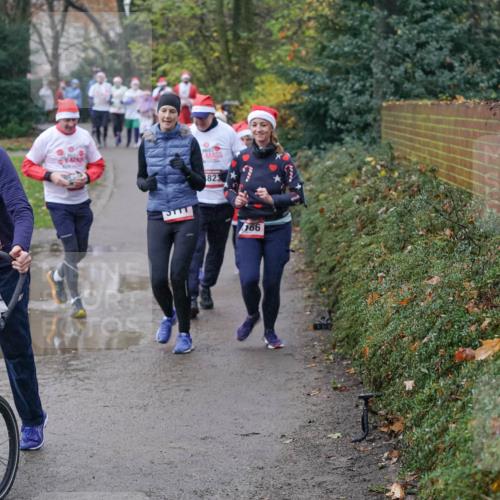 07.12.2025 - St. Pauli X-Mass-Run No. 15 Michael Burmester http://msf.ph/oto/9405541 07.12.2025 11:09:16 Laufen 3169, 1823, 166 meine-sportfotos.de