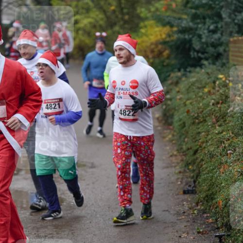 07.12.2025 - St. Pauli X-Mass-Run No. 15 Michael Burmester http://msf.ph/oto/9405573 07.12.2025 11:09:29 Laufen 15, 535, 1, 4821, 4822 meine-sportfotos.de