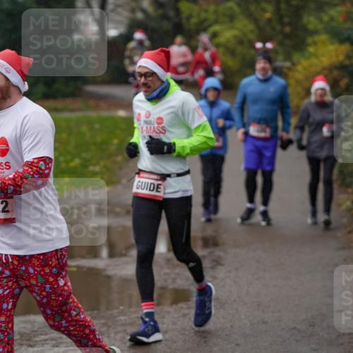 07.12.2025 - St. Pauli X-Mass-Run No. 15 Michael Burmester http://msf.ph/oto/9405578 07.12.2025 11:09:31 Laufen 7, 1, 822 meine-sportfotos.de