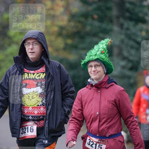 07.12.2025 - St. Pauli X-Mass-Run No. 15 Michael Burmester http://msf.ph/oto/9405628 07.12.2025 11:11:54 Laufen 15, 3216, 15, 3215 meine-sportfotos.de