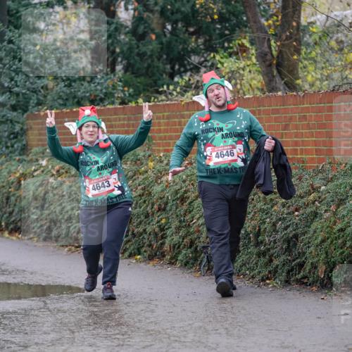 07.12.2025 - St. Pauli X-Mass-Run No. 15 Michael Burmester http://msf.ph/oto/9405658 07.12.2025 11:13:28 Laufen 4646, 4643 meine-sportfotos.de