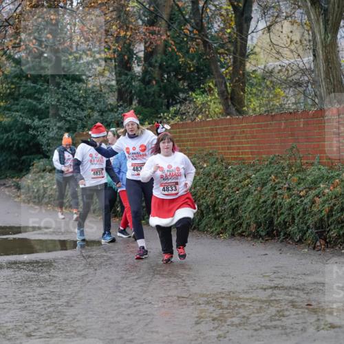 07.12.2025 - St. Pauli X-Mass-Run No. 15 Michael Burmester http://msf.ph/oto/9405668 07.12.2025 11:15:22 Laufen 4831, 483, 4833 meine-sportfotos.de