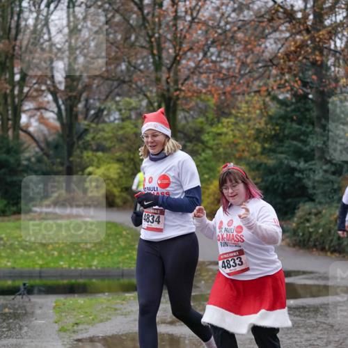 07.12.2025 - St. Pauli X-Mass-Run No. 15 Michael Burmester http://msf.ph/oto/9405675 07.12.2025 11:15:24 Laufen 15, 4834, 15, 4833, 4831 meine-sportfotos.de
