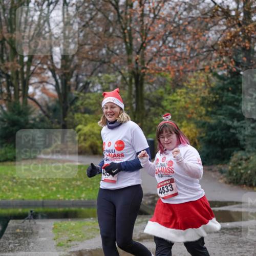 07.12.2025 - St. Pauli X-Mass-Run No. 15 Michael Burmester http://msf.ph/oto/9405676 07.12.2025 11:15:24 Laufen 4833, 4831 meine-sportfotos.de