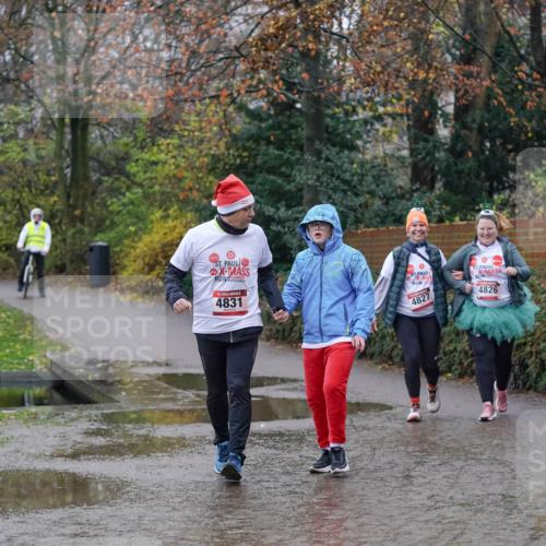 07.12.2025 - St. Pauli X-Mass-Run No. 15 Michael Burmester http://msf.ph/oto/9405679 07.12.2025 11:15:26 Laufen 4831, 4827, 4826 meine-sportfotos.de