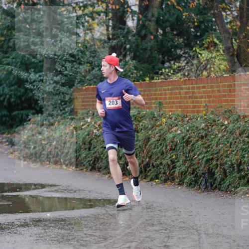 07.12.2025 - St. Pauli X-Mass-Run No. 15 Michael Burmester http://msf.ph/oto/9405702 07.12.2025 11:17:19 Laufen 203 meine-sportfotos.de