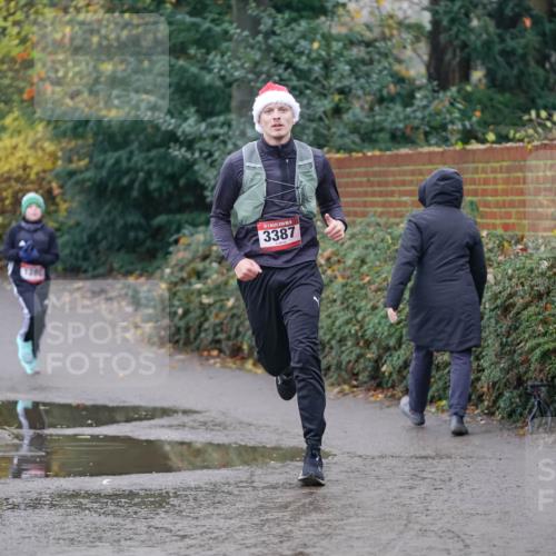 07.12.2025 - St. Pauli X-Mass-Run No. 15 Michael Burmester http://msf.ph/oto/9405814 07.12.2025 11:19:06 Laufen 3387 meine-sportfotos.de