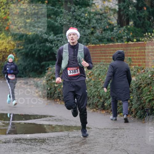 07.12.2025 - St. Pauli X-Mass-Run No. 15 Michael Burmester http://msf.ph/oto/9405815 07.12.2025 11:19:06 Laufen 3387 meine-sportfotos.de