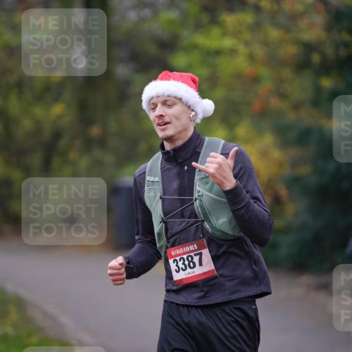 07.12.2025 - St. Pauli X-Mass-Run No. 15 Michael Burmester http://msf.ph/oto/9405819 07.12.2025 11:19:07 Laufen 15, 3387 meine-sportfotos.de