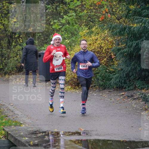 07.12.2025 - St. Pauli X-Mass-Run No. 15 Michael Burmester http://msf.ph/oto/9405827 07.12.2025 11:19:20 Laufen 1960, 1962 meine-sportfotos.de