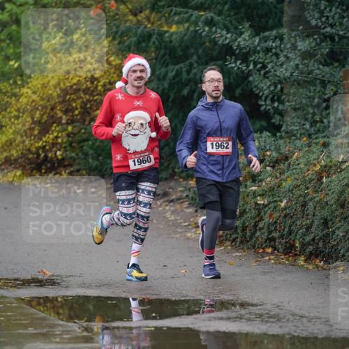 07.12.2025 - St. Pauli X-Mass-Run No. 15 Michael Burmester http://msf.ph/oto/9405828 07.12.2025 11:19:21 Laufen 1960, 5, 1962 meine-sportfotos.de