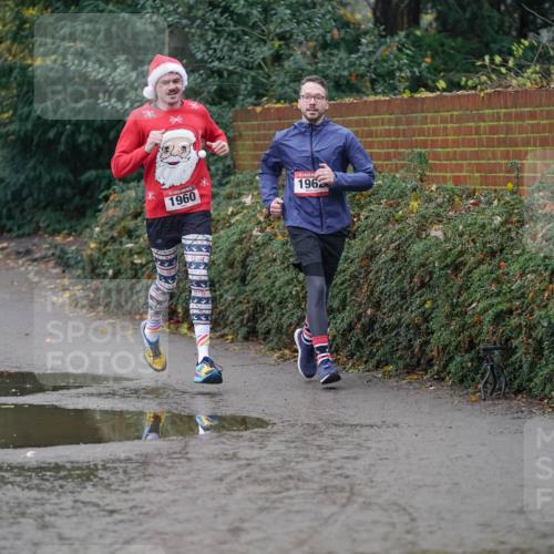 07.12.2025 - St. Pauli X-Mass-Run No. 15 Michael Burmester http://msf.ph/oto/9405830 07.12.2025 11:19:23 Laufen 1960, 1962 meine-sportfotos.de