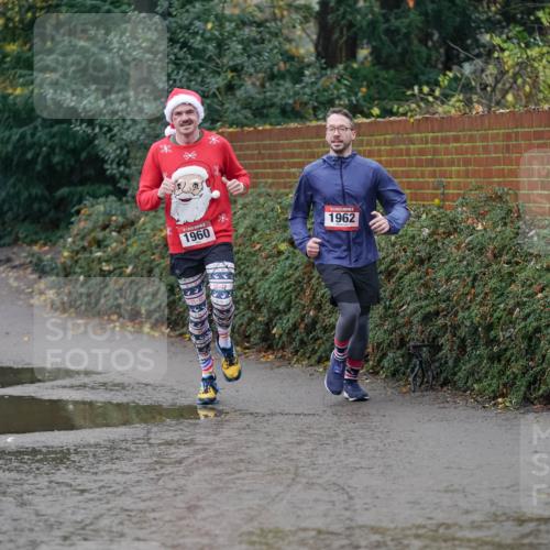 07.12.2025 - St. Pauli X-Mass-Run No. 15 Michael Burmester http://msf.ph/oto/9405832 07.12.2025 11:19:23 Laufen 1960, 1962 meine-sportfotos.de