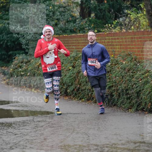 07.12.2025 - St. Pauli X-Mass-Run No. 15 Michael Burmester http://msf.ph/oto/9405833 07.12.2025 11:19:24 Laufen 1960, 1962 meine-sportfotos.de