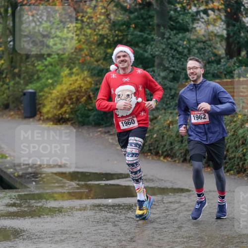 07.12.2025 - St. Pauli X-Mass-Run No. 15 Michael Burmester http://msf.ph/oto/9405837 07.12.2025 11:19:25 Laufen 5, 1960, 1962 meine-sportfotos.de