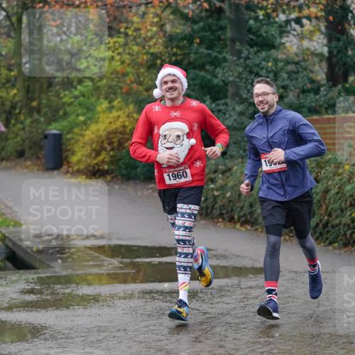 07.12.2025 - St. Pauli X-Mass-Run No. 15 Michael Burmester http://msf.ph/oto/9405838 07.12.2025 11:19:25 Laufen 1960, 1962 meine-sportfotos.de