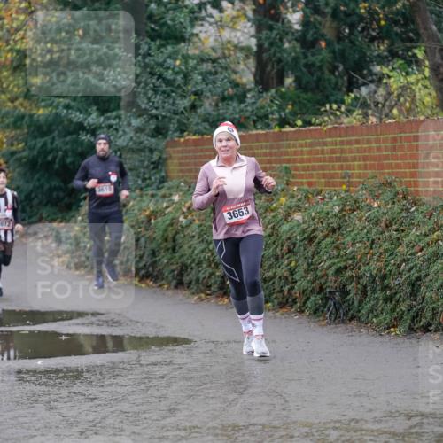 07.12.2025 - St. Pauli X-Mass-Run No. 15 Michael Burmester http://msf.ph/oto/9405844 07.12.2025 11:19:32 Laufen 3610, 3653 meine-sportfotos.de