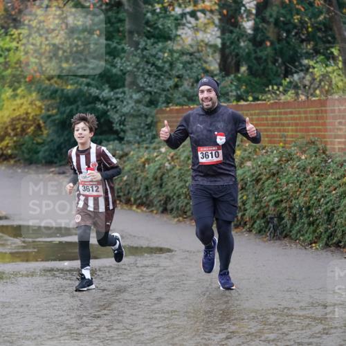 07.12.2025 - St. Pauli X-Mass-Run No. 15 Michael Burmester http://msf.ph/oto/9405856 07.12.2025 11:19:36 Laufen 3612, 3610 meine-sportfotos.de