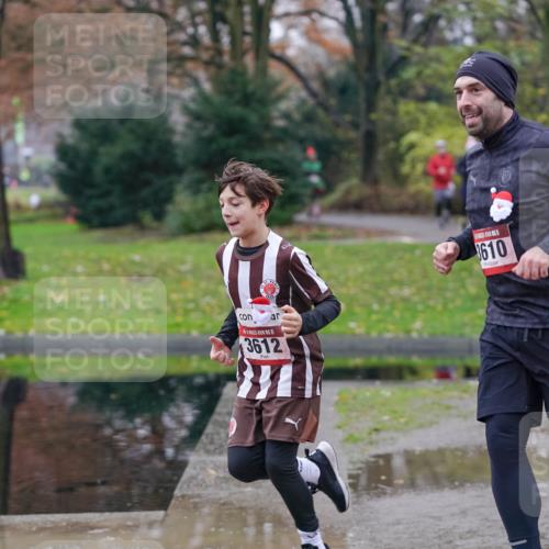 07.12.2025 - St. Pauli X-Mass-Run No. 15 Michael Burmester http://msf.ph/oto/9405860 07.12.2025 11:19:38 Laufen 15, 3612, 610 meine-sportfotos.de