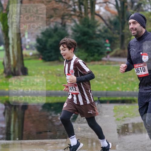 07.12.2025 - St. Pauli X-Mass-Run No. 15 Michael Burmester http://msf.ph/oto/9405861 07.12.2025 11:19:38 Laufen 612, 5, 3610 meine-sportfotos.de