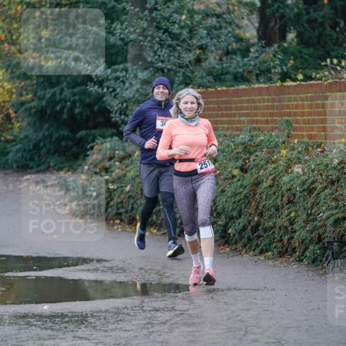 07.12.2025 - St. Pauli X-Mass-Run No. 15 Michael Burmester http://msf.ph/oto/9405866 07.12.2025 11:19:41 Laufen 30, 251 meine-sportfotos.de