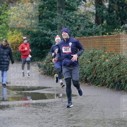 07.12.2025 - St. Pauli X-Mass-Run No. 15 Michael Burmester http://msf.ph/oto/9405871 07.12.2025 11:19:43 Laufen 2517, 307 meine-sportfotos.de