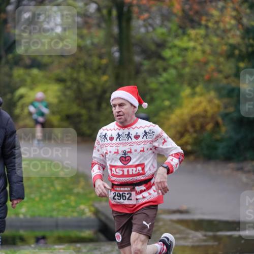 07.12.2025 - St. Pauli X-Mass-Run No. 15 Michael Burmester http://msf.ph/oto/9405898 07.12.2025 11:19:53 Laufen 2962 meine-sportfotos.de