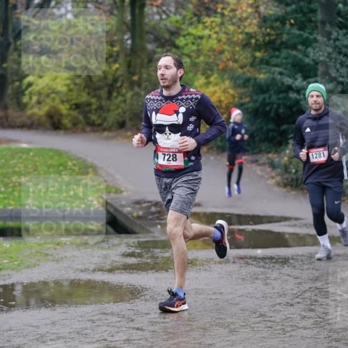 07.12.2025 - St. Pauli X-Mass-Run No. 15 Michael Burmester http://msf.ph/oto/9405985 07.12.2025 11:20:18 Laufen 728, 1281 meine-sportfotos.de