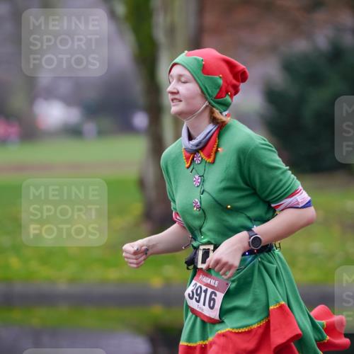 07.12.2025 - St. Pauli X-Mass-Run No. 15 Michael Burmester http://msf.ph/oto/9406045 07.12.2025 11:20:48 Laufen 15, 3916 meine-sportfotos.de