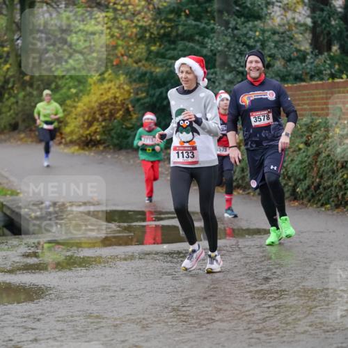 07.12.2025 - St. Pauli X-Mass-Run No. 15 Michael Burmester http://msf.ph/oto/9406078 07.12.2025 11:21:03 Laufen 2715, 1133, 1575, 3578 meine-sportfotos.de