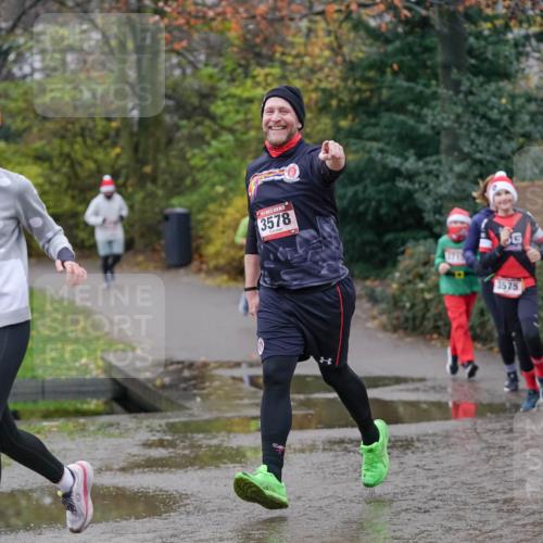 07.12.2025 - St. Pauli X-Mass-Run No. 15 Michael Burmester http://msf.ph/oto/9406081 07.12.2025 11:21:04 Laufen 1133, 3578, 3575 meine-sportfotos.de