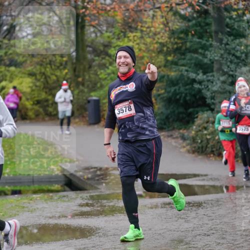 07.12.2025 - St. Pauli X-Mass-Run No. 15 Michael Burmester http://msf.ph/oto/9406082 07.12.2025 11:21:04 Laufen 1133, 3578, 2715, 3575 meine-sportfotos.de