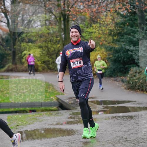 07.12.2025 - St. Pauli X-Mass-Run No. 15 Michael Burmester http://msf.ph/oto/9406084 07.12.2025 11:21:05 Laufen 15, 3578, 1133, 3575 meine-sportfotos.de