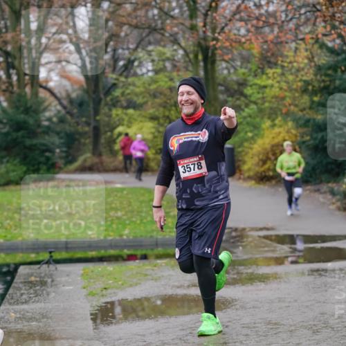 07.12.2025 - St. Pauli X-Mass-Run No. 15 Michael Burmester http://msf.ph/oto/9406086 07.12.2025 11:21:05 Laufen 1133, 15, 3578, 8, 1575 meine-sportfotos.de