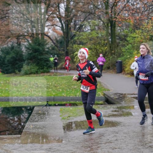 07.12.2025 - St. Pauli X-Mass-Run No. 15 Michael Burmester http://msf.ph/oto/9406091 07.12.2025 11:21:07 Laufen 1750, 71, 3575 meine-sportfotos.de