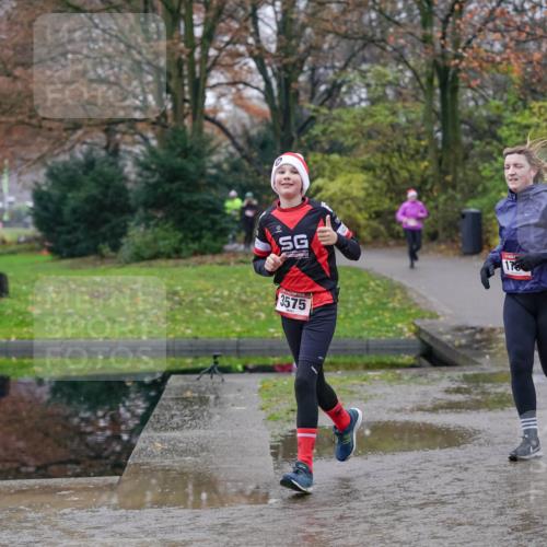 07.12.2025 - St. Pauli X-Mass-Run No. 15 Michael Burmester http://msf.ph/oto/9406093 07.12.2025 11:21:07 Laufen 17, 71, 3575 meine-sportfotos.de