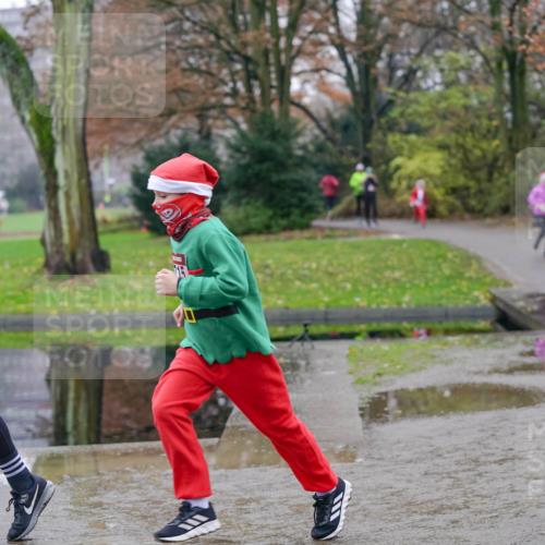 07.12.2025 - St. Pauli X-Mass-Run No. 15 Michael Burmester http://msf.ph/oto/9406101 07.12.2025 11:21:09 Laufen 1756 meine-sportfotos.de