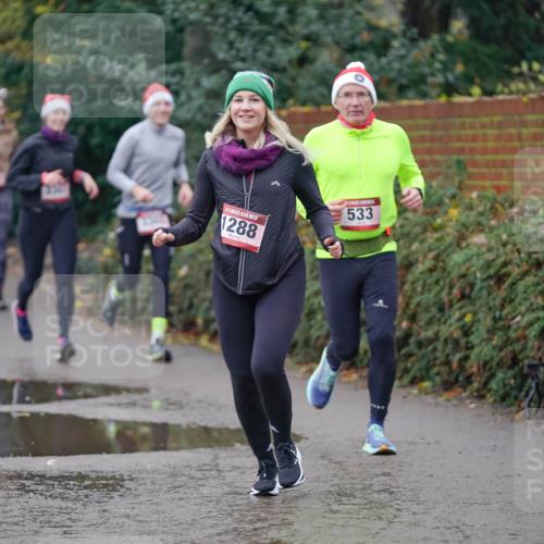 07.12.2025 - St. Pauli X-Mass-Run No. 15 Michael Burmester http://msf.ph/oto/9406139 07.12.2025 11:21:23 Laufen 5, 1288, 533 meine-sportfotos.de