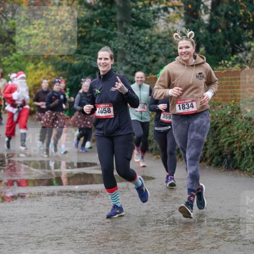 07.12.2025 - St. Pauli X-Mass-Run No. 15 Michael Burmester http://msf.ph/oto/9406165 07.12.2025 11:21:30 Laufen 5, 1658, 359, 5, 1834 meine-sportfotos.de