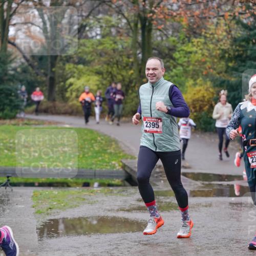 07.12.2025 - St. Pauli X-Mass-Run No. 15 Michael Burmester http://msf.ph/oto/9406177 07.12.2025 11:21:33 Laufen 592, 2395, 1, 15, 2396, 3905 meine-sportfotos.de