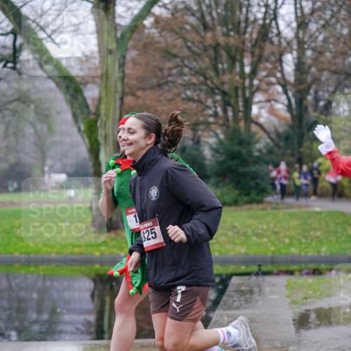 07.12.2025 - St. Pauli X-Mass-Run No. 15 Michael Burmester http://msf.ph/oto/9406192 07.12.2025 11:21:36 Laufen 825, 25 meine-sportfotos.de