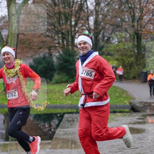 07.12.2025 - St. Pauli X-Mass-Run No. 15 Michael Burmester http://msf.ph/oto/9406200 07.12.2025 11:21:38 Laufen 3762, 15, 3765 meine-sportfotos.de