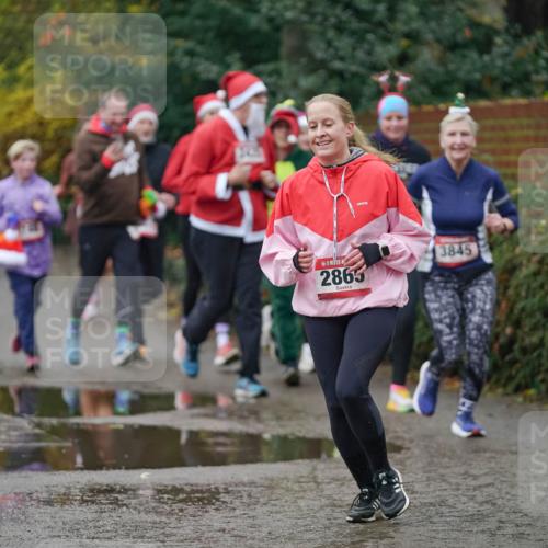 07.12.2025 - St. Pauli X-Mass-Run No. 15 Michael Burmester http://msf.ph/oto/9406228 07.12.2025 11:21:49 Laufen 2865, 3845 meine-sportfotos.de