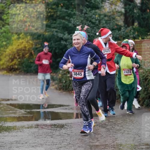07.12.2025 - St. Pauli X-Mass-Run No. 15 Michael Burmester http://msf.ph/oto/9406233 07.12.2025 11:21:51 Laufen 15, 3845, 2425, 2424 meine-sportfotos.de