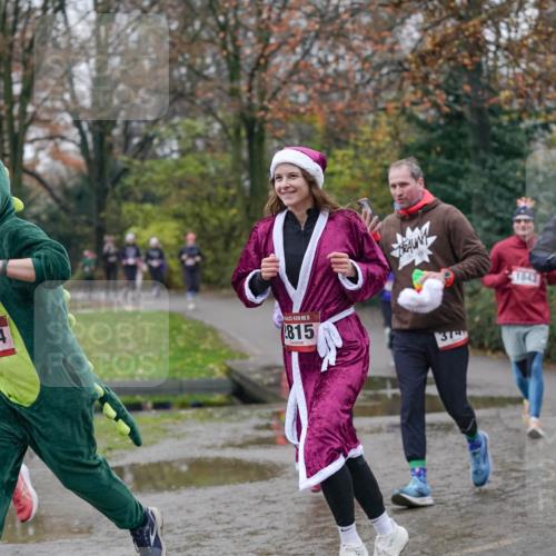 07.12.2025 - St. Pauli X-Mass-Run No. 15 Michael Burmester http://msf.ph/oto/9406247 07.12.2025 11:21:55 Laufen 28, 5, 424, 15, 815, 379, 1843, 2561, 38 meine-sportfotos.de