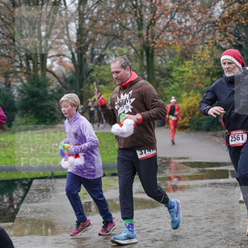 07.12.2025 - St. Pauli X-Mass-Run No. 15 Michael Burmester http://msf.ph/oto/9406250 07.12.2025 11:21:56 Laufen 315, 374, 2561, 1838 meine-sportfotos.de