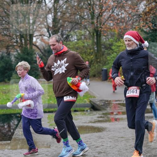 07.12.2025 - St. Pauli X-Mass-Run No. 15 Michael Burmester http://msf.ph/oto/9406252 07.12.2025 11:21:56 Laufen 3741, 2561, 1838 meine-sportfotos.de