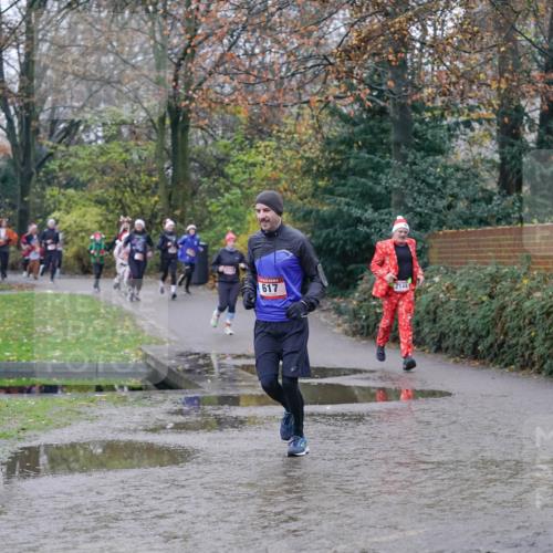07.12.2025 - St. Pauli X-Mass-Run No. 15 Michael Burmester http://msf.ph/oto/9406261 07.12.2025 11:21:59 Laufen 617, 2144 meine-sportfotos.de
