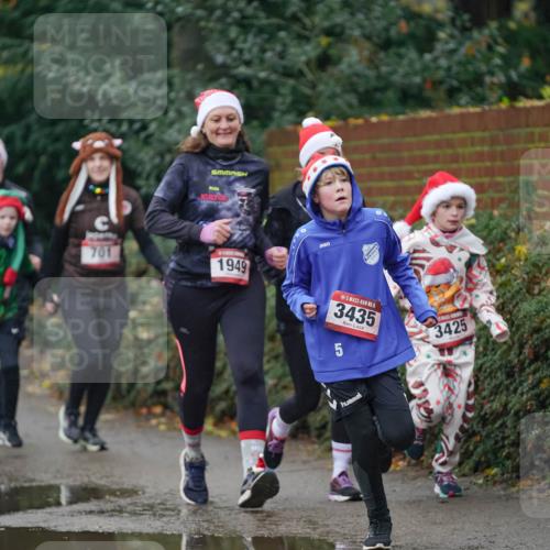 07.12.2025 - St. Pauli X-Mass-Run No. 15 Michael Burmester http://msf.ph/oto/9406280 07.12.2025 11:22:06 Laufen 701, 1949, 5, 3435, 3425 meine-sportfotos.de